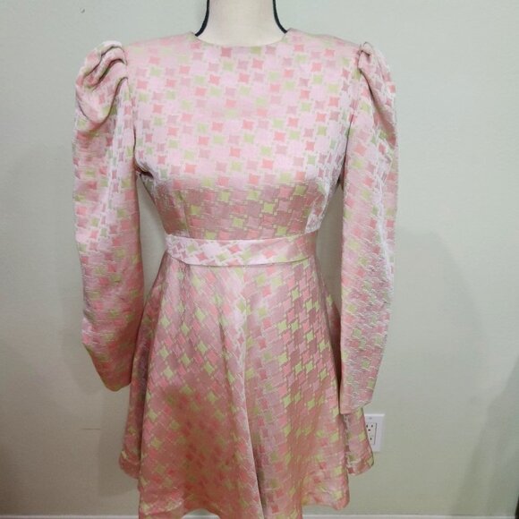 Vintage Pink Ruffle Dress With A Bow - Picture 2 of 8